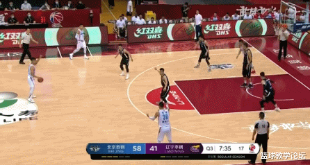 「林书豪」林书豪首秀险些被废！开场1分钟就被干趴！后脑勺猛砸地板