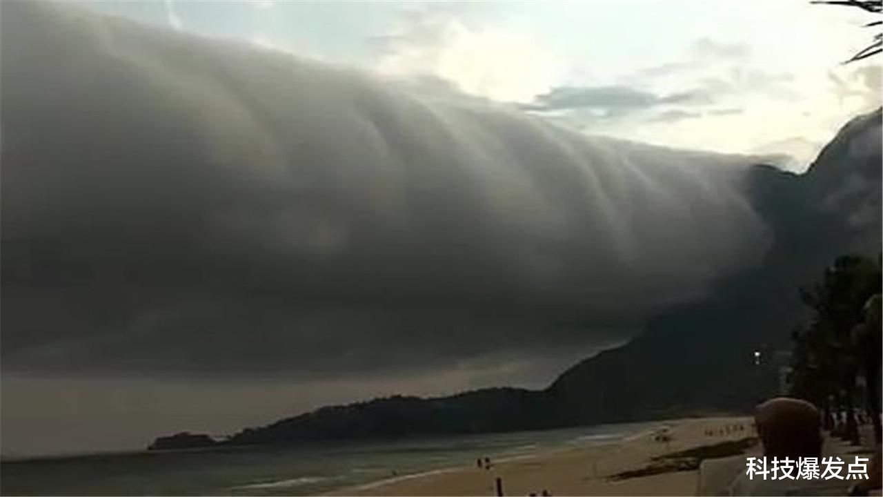 UFO|巴西上空“奇异景象”，宛如世界末日，似乎要将整个城市一吞而下！