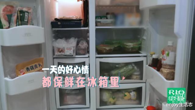 #奔跑吧兄弟#29岁独居、疯狂囤货、不社交不减肥…《奇葩说》辩手颜如晶这啥神仙生活啊?