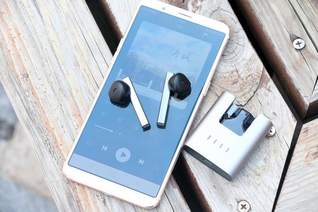 蓝牙耳机|汪峰老师的这款FILL CC真无线蓝牙耳机真的徒有其表吗？