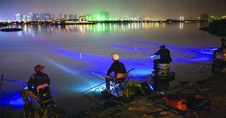 ：夜钓最容易上大鱼！记住这些夜钓技巧，一用就爆护！