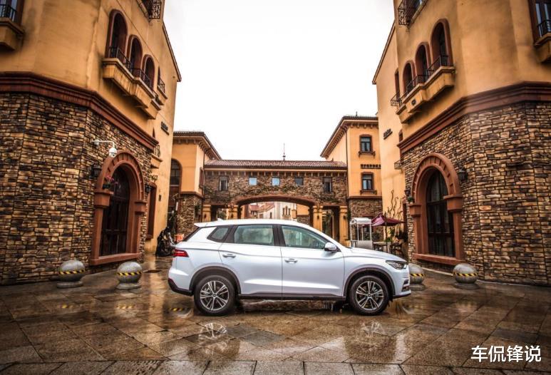 比亚迪宋■这车成功了，入门版就是自动挡，10万可完全落地，十佳发动机加持