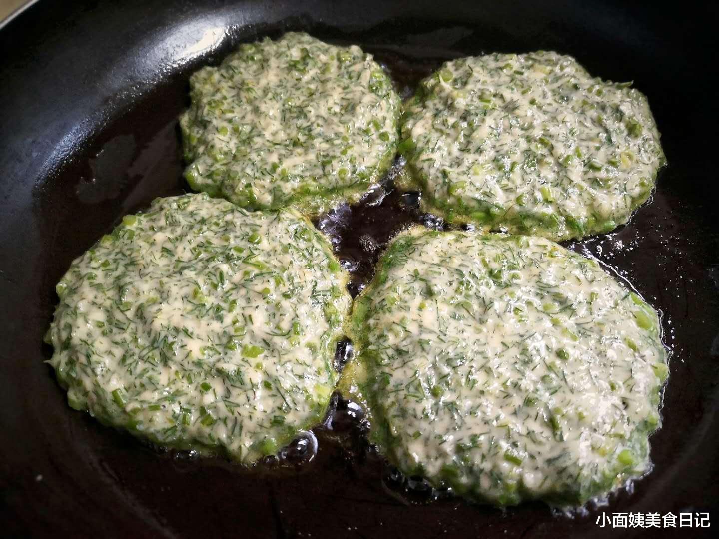 入伏|入伏后，这菜正当季，做成早餐饼，女儿爱吃不挑食，身体棒棒滴！