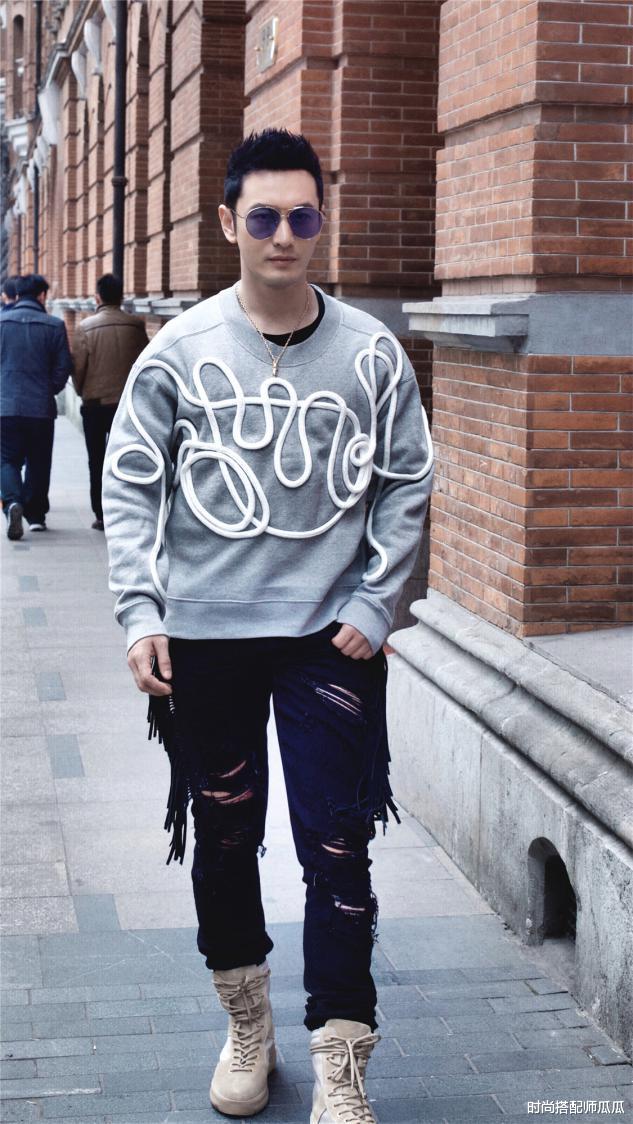 黄晓明|42岁黄晓明现身机场，减肥成功身材有型，衣品开挂帅到认不出来