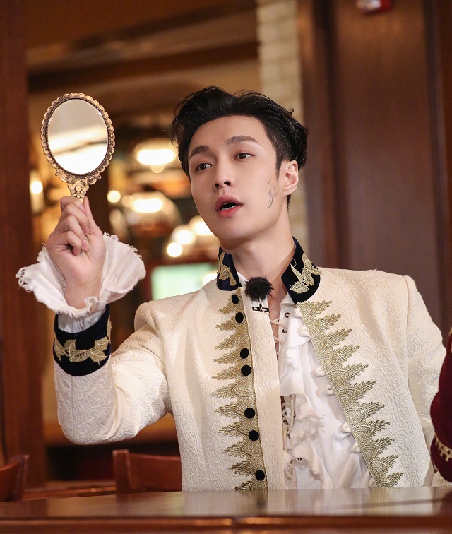 『迪丽热巴』张艺兴告别《极限挑战》，热巴的发文却成亮点，关系如何一目了然