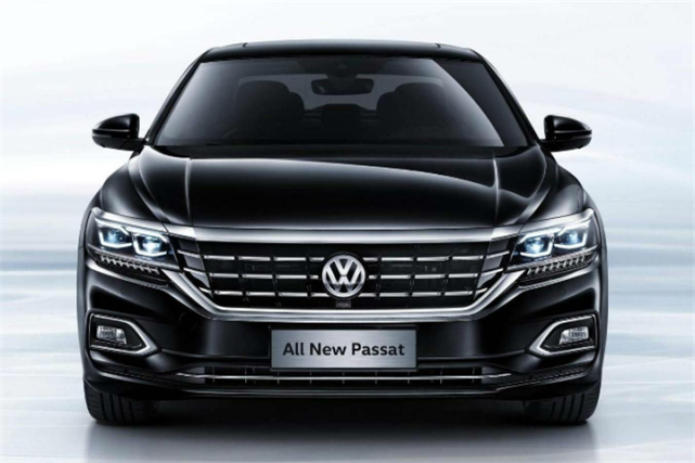 丰田凯美瑞▲开了丰田凯美瑞,再开23万的大众迈腾,两者之间差距就出来了