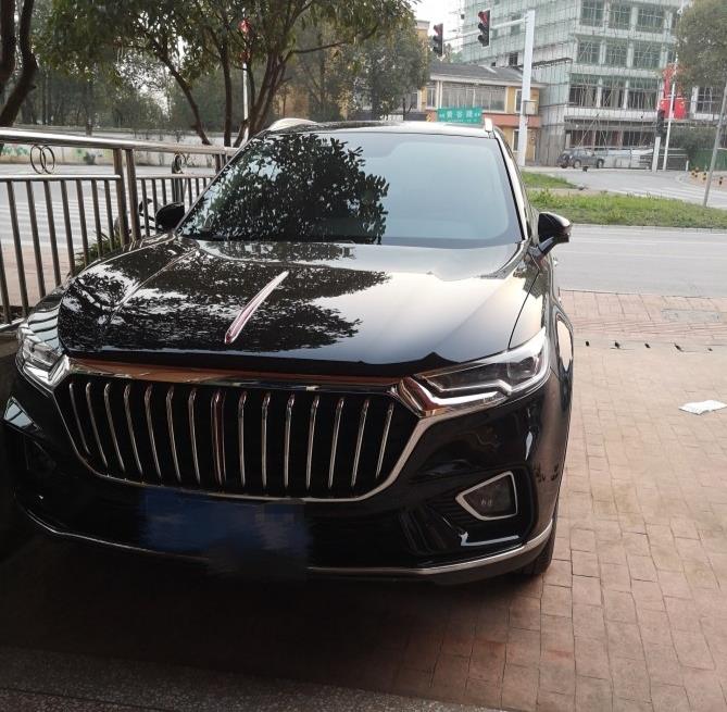 [大众汽车]不选大众探岳，24万买辆红旗HS5，开了5000公里后车主说了三个字！