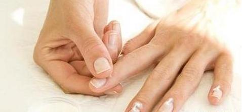 『肝癌』肝癌不痛不痒，当身体出现这4处“异常”，及时查查肝，别拖延！