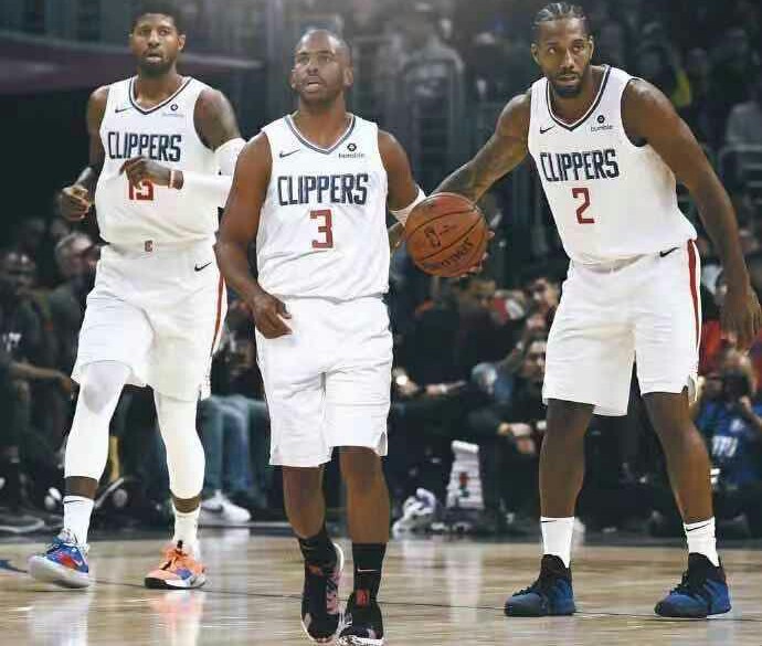 火箭队|火箭宣布最新决定，拒绝首笔3换1交易，27+7巨星无缘联手小卡