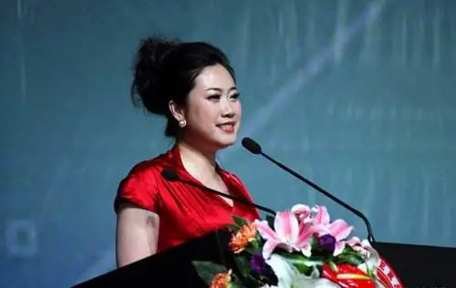 芙蓉姐姐|43岁芙蓉姐姐近照曝光: 从土肥圆到资产过亿，她凭什么？