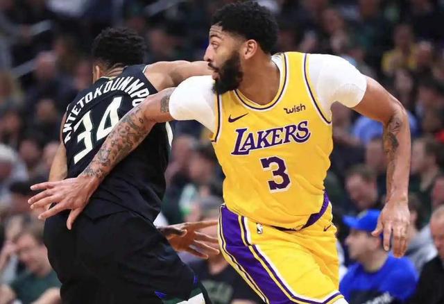 安东尼·戴维斯@浓眉哥拒绝湖人的续约合同!这一点都不奇怪,原因主要有两点