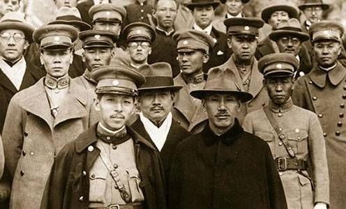 张学良▲西安事变之后，张学良只是被控制，为何蒋介石既不杀也不放？