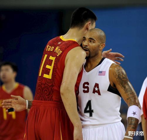 「布泽尔」姚明生涯最高41分22板7助8帽，那小斯和布泽尔呢？人比人，气死人!