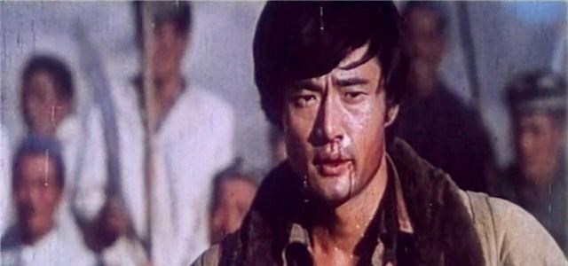 #于荣光#33年前国产西部片:徐小明搏命演出,女主角杀马喝血,至今难忘