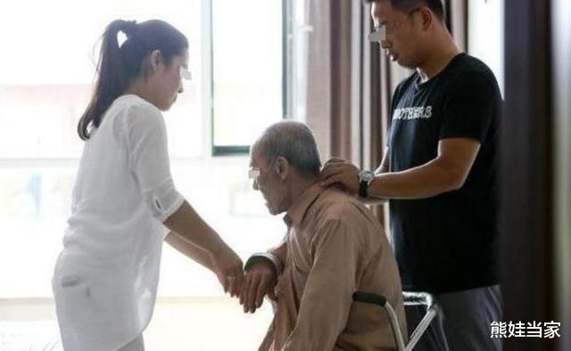 |一种“假孝顺”正在蔓延，儿女们“图谋不轨”，老人只能偷偷抹泪
