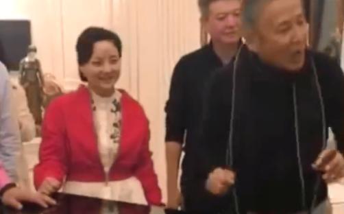 「冯小刚」京圈大佬聚会，陈道明一句话“放倒”冯小刚。网友：太狠、够味！