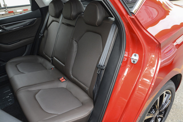 江淮汽车@国产又一黑马！长4772mm，不足6万气场超16万合资，俩月卖10015辆