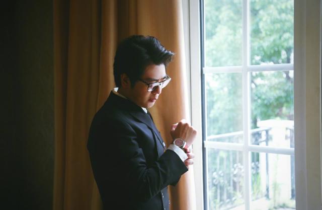 |郎朗晒出自己家豪宅，家里每个卧室都有钢琴，就连楼梯也像钢琴键