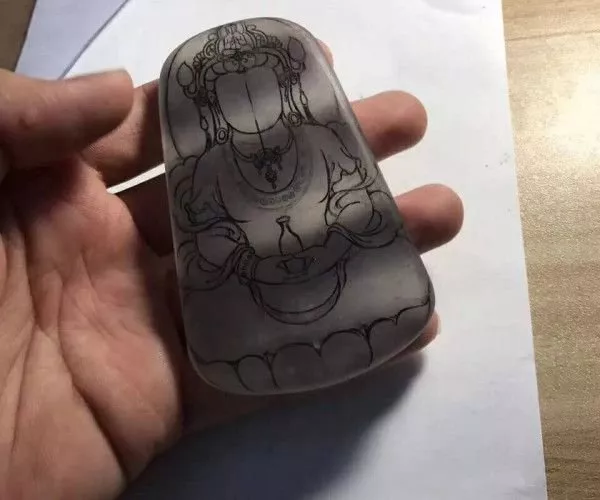 『邮票』10年前3000收购的翡翠原石，一刀切开极品玻璃种！