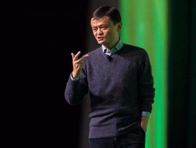 「路虎揽胜」退休后马云把迈巴赫还给公司，但是看到新座驾后，网友：豪横