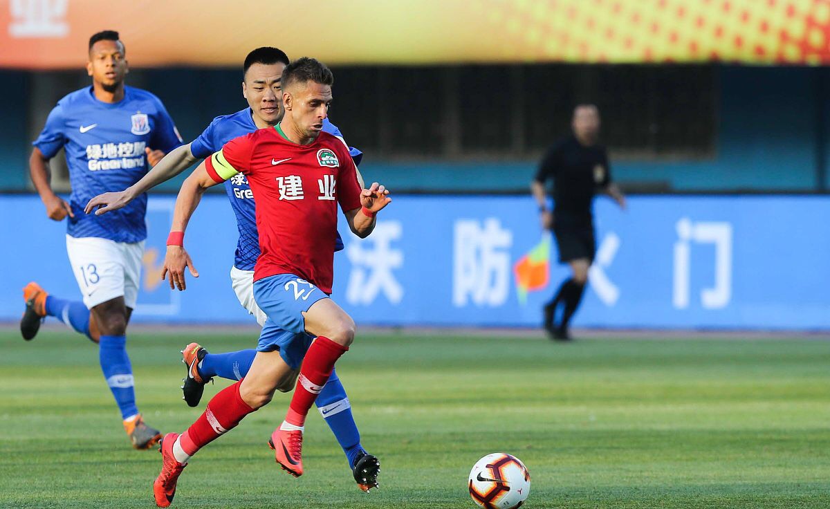 河南建业|保级利好，建业1.93米外援后卫解禁，国脚归位保级4叉戟快打旋风