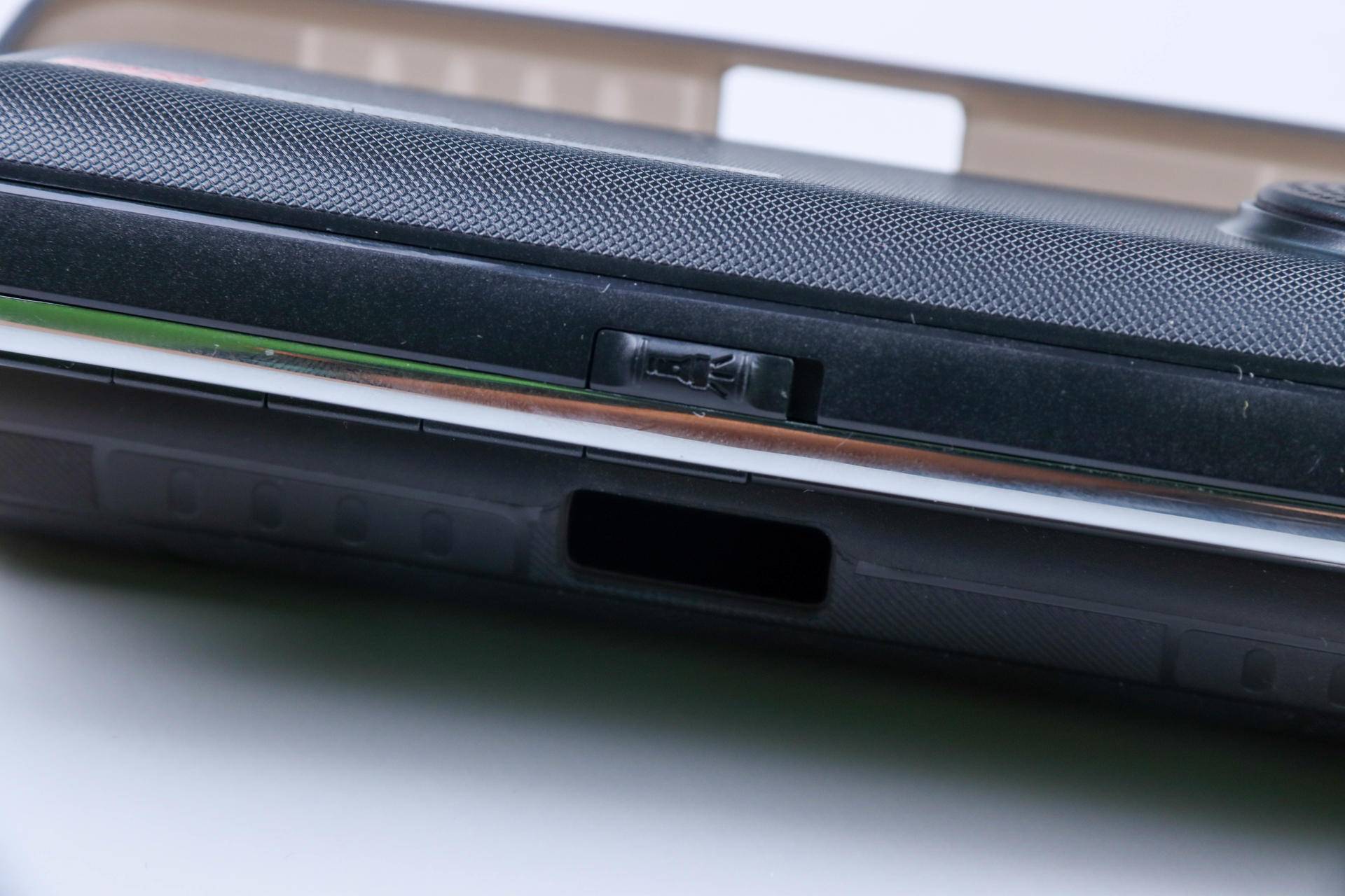 小米科技|108分贝音量，100流明亮度，虎啸功能机有点不一样！