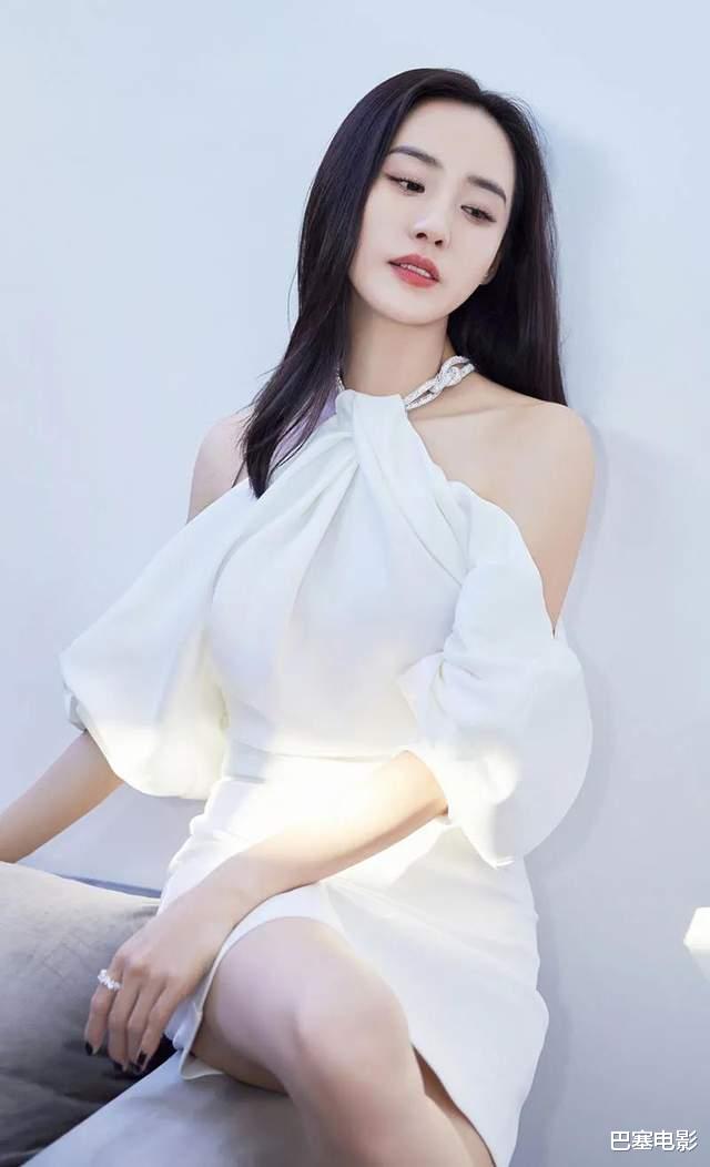 李现|金鸡闭幕红毯：佟丽娅惊艳，李现大平头吸睛，小花们一个比一个美