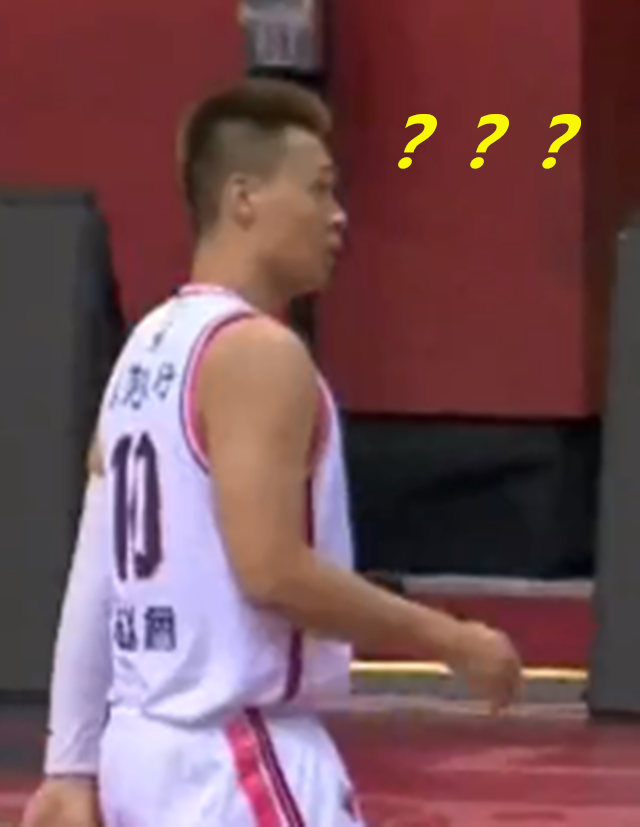 赵睿|全场2打0！赵睿传完扭头就走，二飞还想回传却愣住：原来抬头就是筐