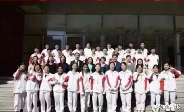 教育部|一个班32人考上清华北大,教育部:2021年起“假洋学生”不再有特权