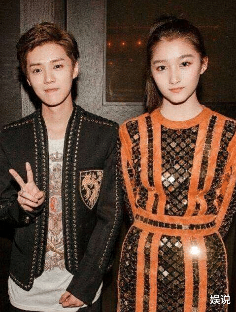 「鹿晗」关晓彤深夜晒照，回应和鹿晗分手传言，玻璃上的人影暴露真实真相