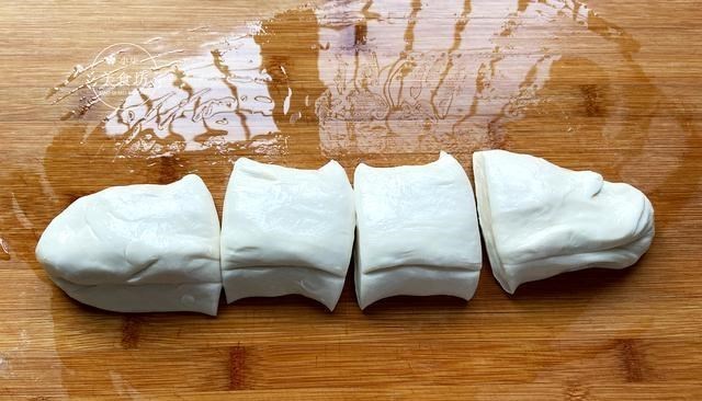 #面粉#20年小吃大妈做饼有一手，原来秘诀在面粉里，难怪生意这么好