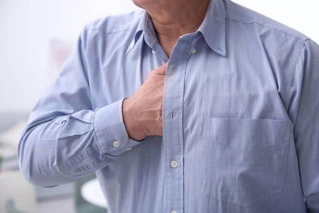 戒烟:老烟民注意:身上若有“1粗、2黑、3痛”,提醒你应该赶快戒烟