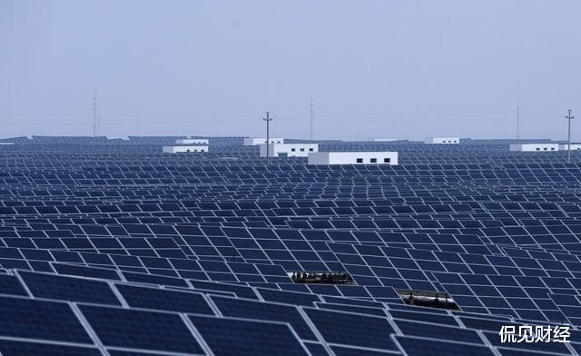 『退休』一季度业绩大跌30%，股价却飞上天！光伏行业正在上演\王者归来\