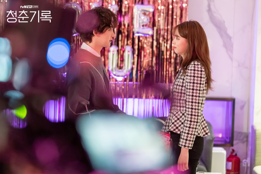 朴宝剑|朴宝剑、朴素丹《青春纪录》约会直击，钢琴之吻剧照来啦！