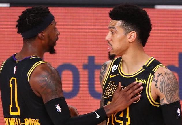 库兹马|来了！格林伤情出炉，库兹马赛后上热搜，谁注意珍妮巴斯的举动？