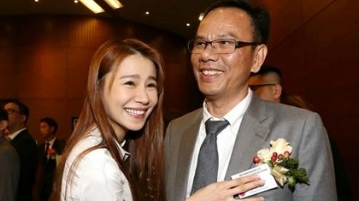「黄翠如」TVB花旦新剧发布会全程黑脸！对女主不满？百亿千金女主来头不小