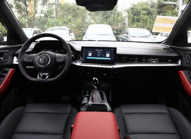 动力|国产近日上市的三台车，SUV、轿车都有，颜值超高10万内能买