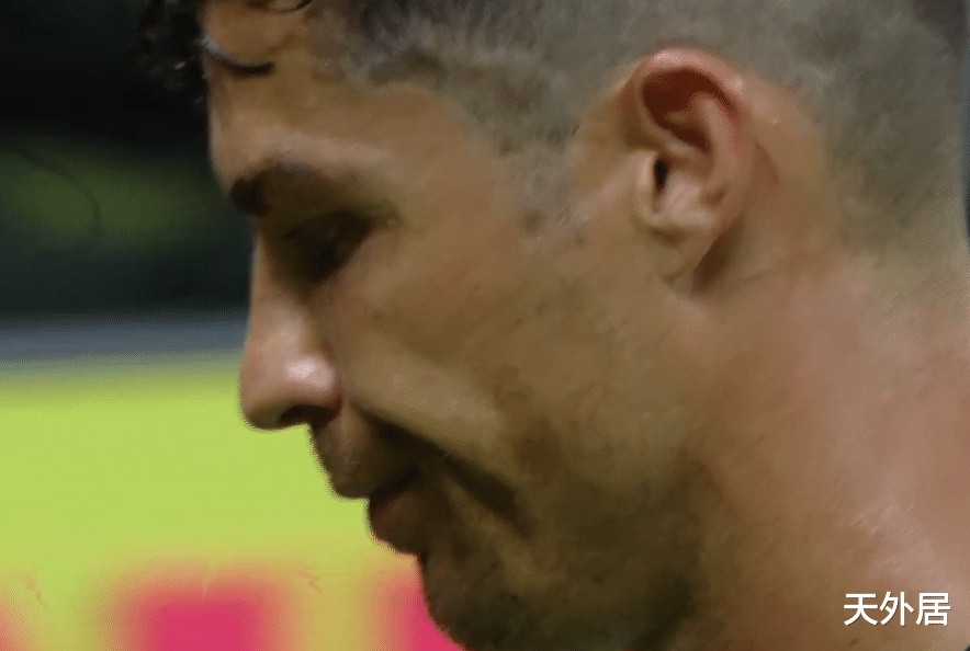 『C罗』从2-0到2-4!C罗崩溃一战:进球难阻队友4送大礼,赛后直接黑脸