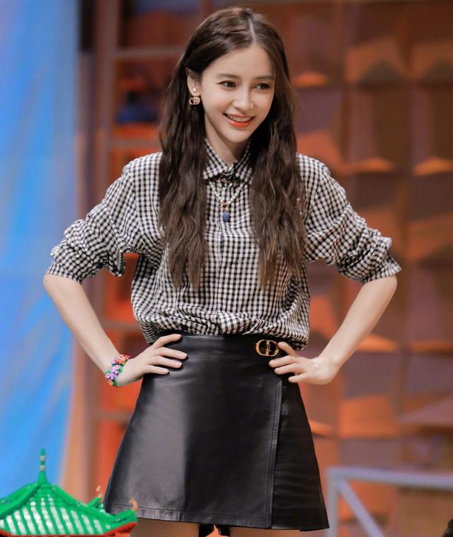 小海绵@baby晒与小海绵合照翻车？被扒图未发营销文案先上，还撞了李菲儿