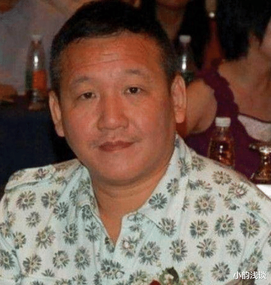 周星驰|当过警察，开过酒吧，一角走红成为周星驰专属反派，可惜人已仙逝