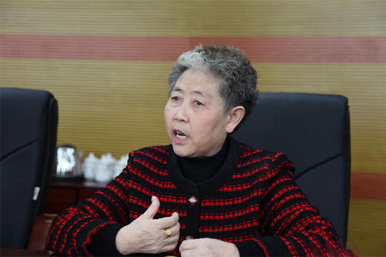 老干妈|儿子差点毁掉招牌！陶华碧接回“烂摊子”，第一件事就是找“它”