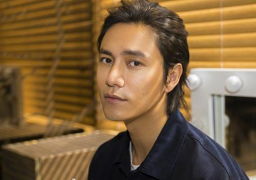 胡歌|胡歌：我37了，彭于晏：我也37，他：巧了我也是，网友：别闹