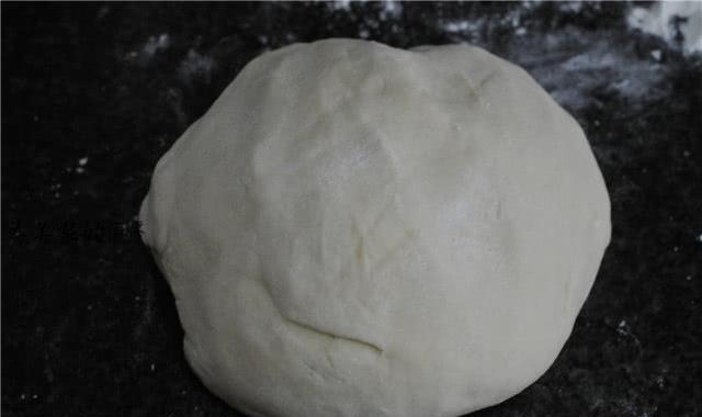 食材@它是儿子最爱的早餐，不放一滴水，柔软又蓬松，空口就能吃5个！