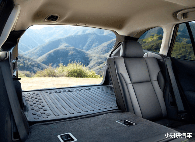 「斯巴鲁傲虎」?顶级跨界SUV亮相!车长近4米9,全时四驱+2.5L,实力不输宝马X3