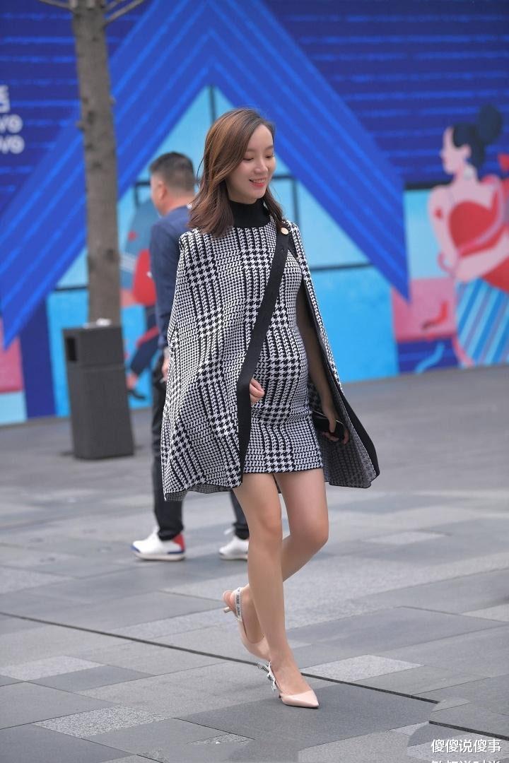 「穿衣搭配」如果没猜错的话,妹子应该是几个月大了吧?