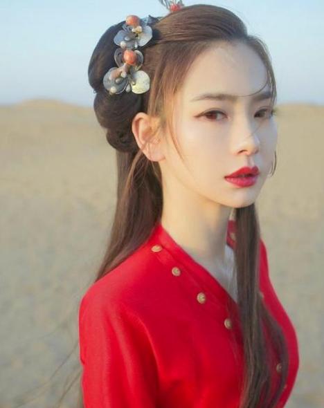 「眼霜」戚薇晒出的“万能”眼霜,价格一曝光,网友:我把兰蔻丢掉了