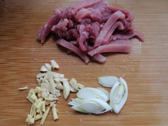 「李子柒」5月，孩子长高黄金期，多给孩子吃这菜，脆嫩可口，个子蹭蹭长