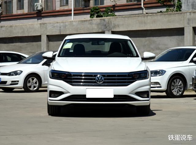 『大众速腾』新一代速腾,紧凑型中的B级车,9.89万配前后独立悬,油耗5.7升