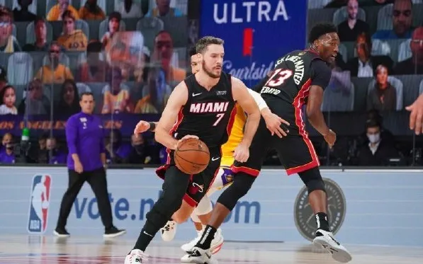 湖人队|扔掉大合同！一复出就让浓眉滚回替补席！湖人冠军他也配得上MVP