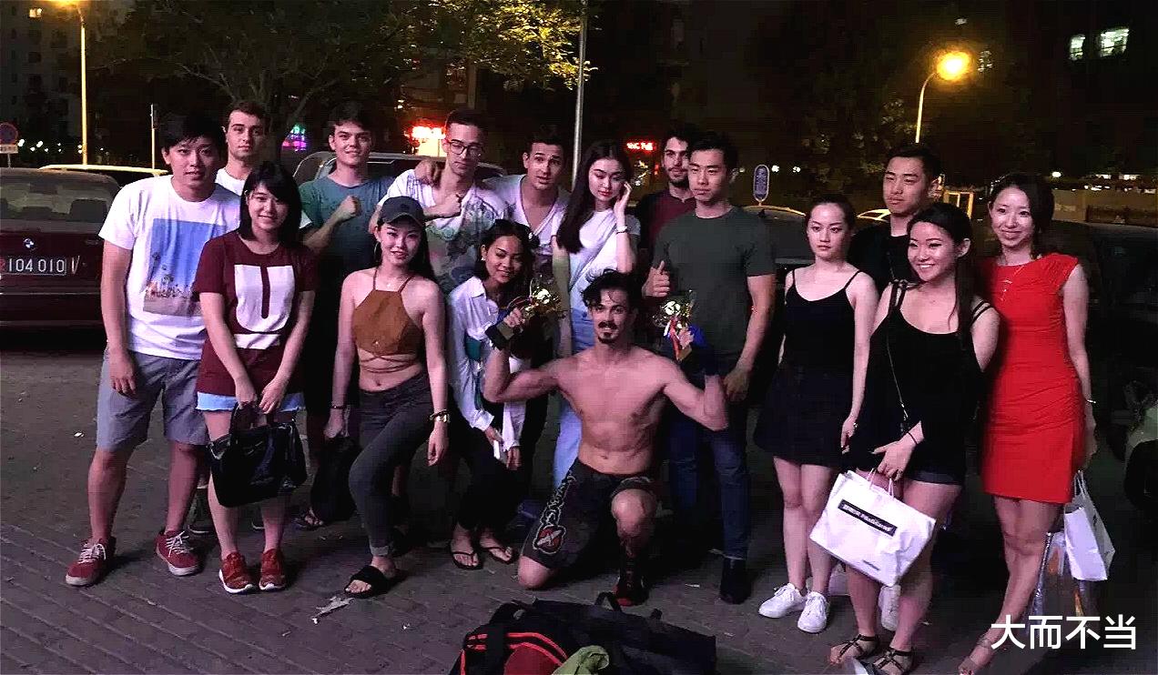 『MMA』韦唯的三个混血儿子太牛了：北大毕业、出国留学、mma拳击双冠军